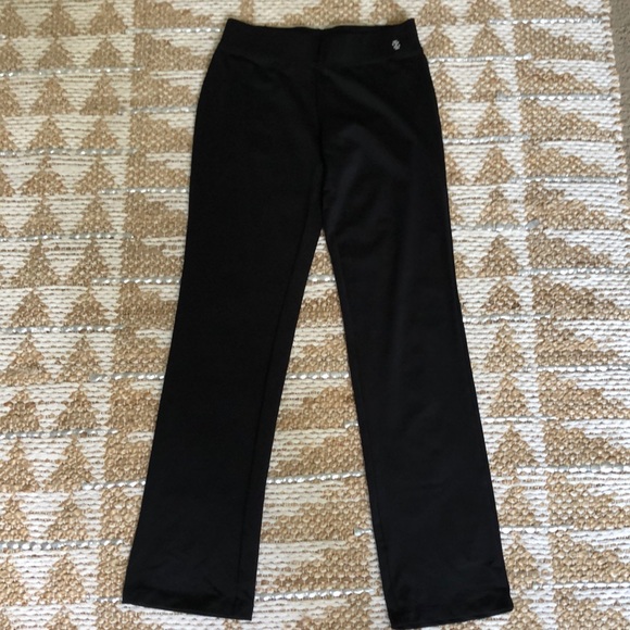 IZOD GOLF YOGA PANTS. - Picture 2 of 5